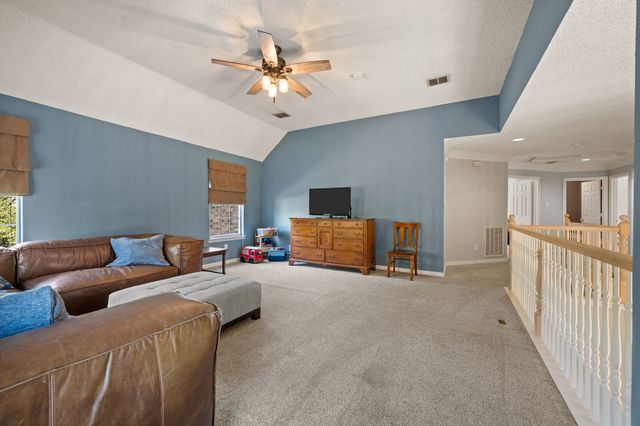 417 Shade Tree Circle, Hurst, TX 76054