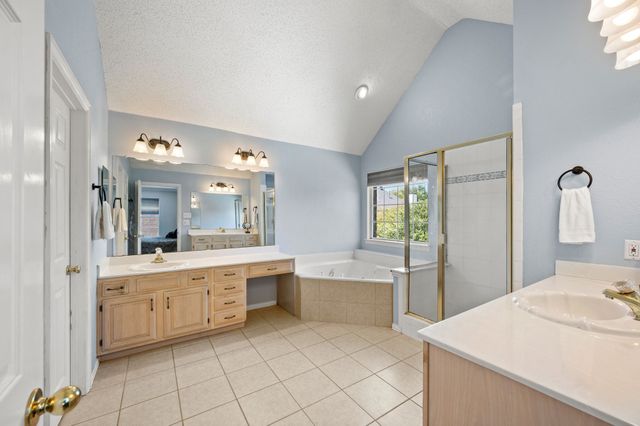 417 Shade Tree Circle, Hurst, TX 76054