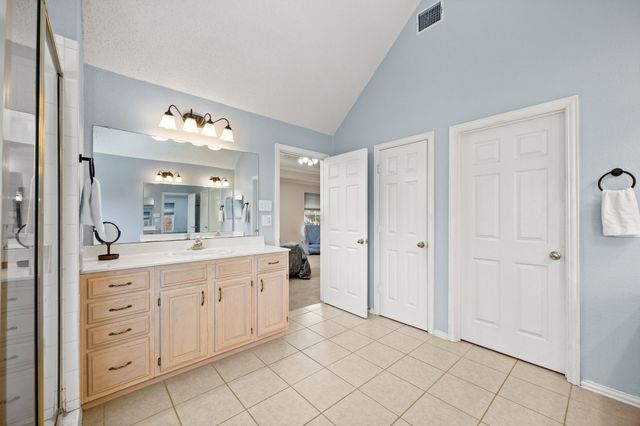 417 Shade Tree Circle, Hurst, TX 76054