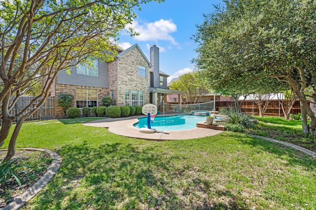417 Shade Tree Circle, Hurst, TX 76054