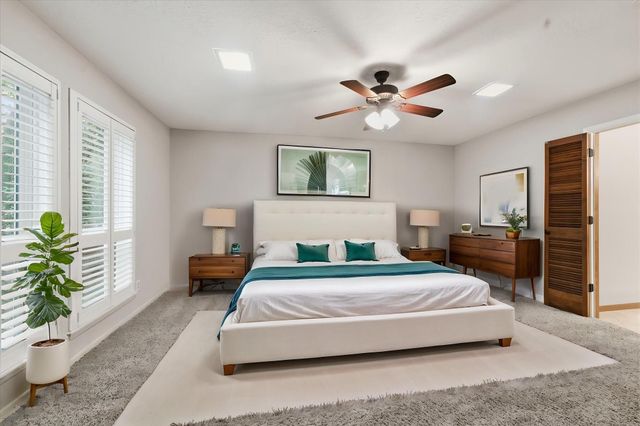 2 Rambling Wood Court, The Woodlands, TX 77380