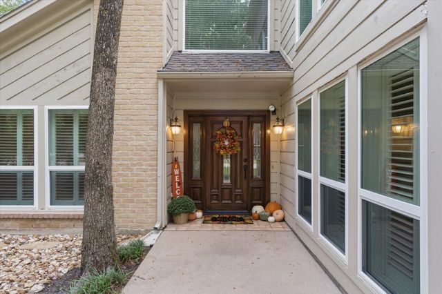 2 Rambling Wood Court, The Woodlands, TX 77380