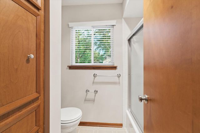 2 Rambling Wood Court, The Woodlands, TX 77380
