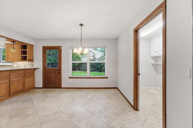 2 Rambling Wood Court, The Woodlands, TX 77380