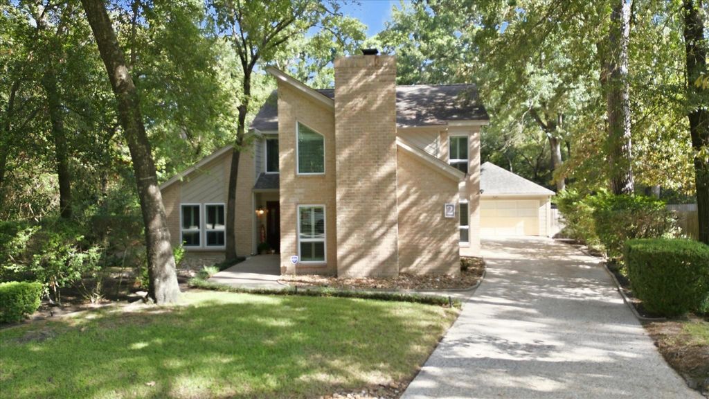2 Rambling Wood Court, The Woodlands, TX 77380