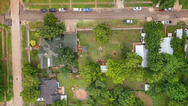 303 W Market Street, Honey Grove, TX 75446