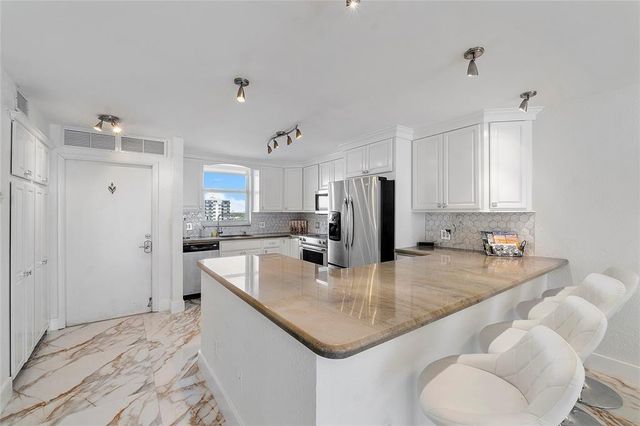 3100 NE 49th Street 807, Fort Lauderdale, FL 33308