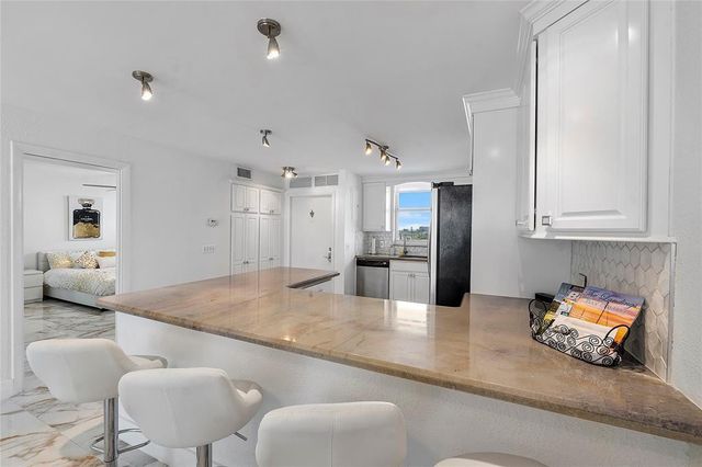 3100 NE 49th Street 807, Fort Lauderdale, FL 33308