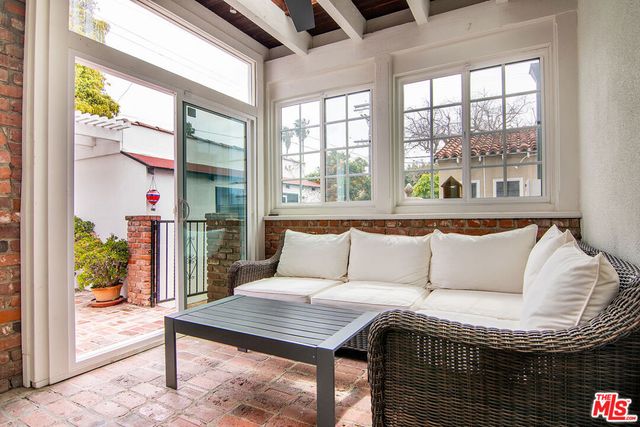 106 N Citrus Avenue, Los Angeles, CA 90036