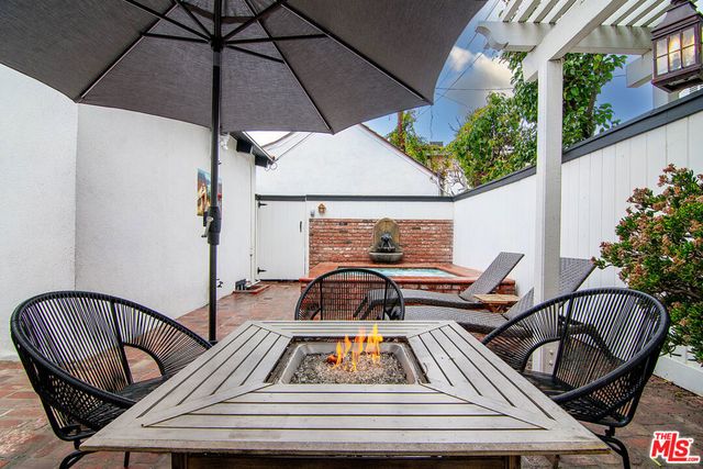 106 N Citrus Avenue, Los Angeles, CA 90036