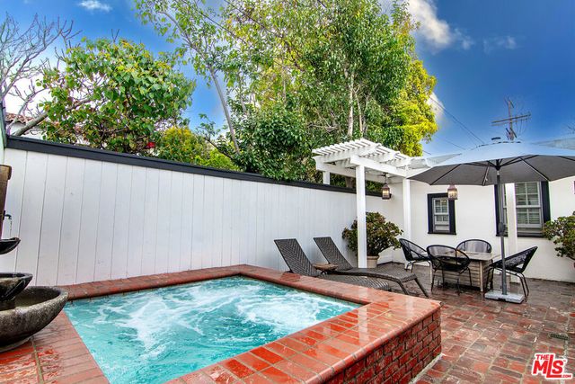 106 N Citrus Avenue, Los Angeles, CA 90036