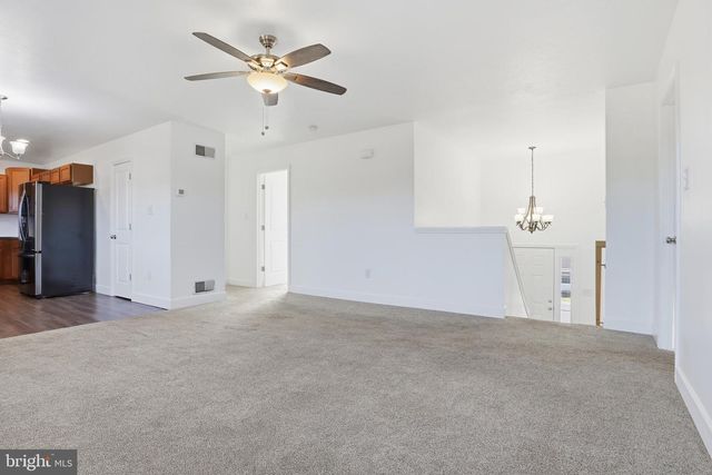 1486 NEW CHESTER RD, New Oxford, PA 17350