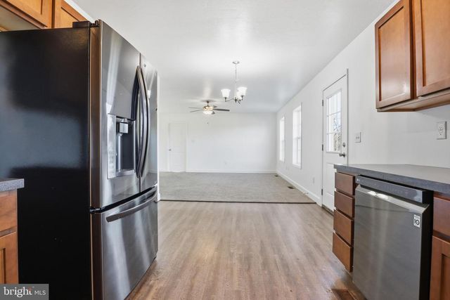 1486 NEW CHESTER RD, New Oxford, PA 17350