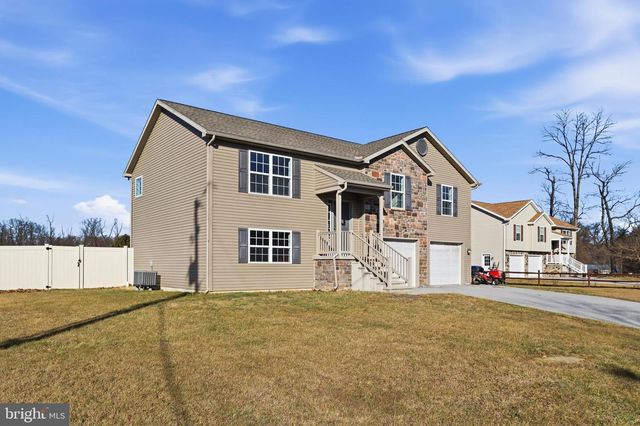 1486 NEW CHESTER RD, New Oxford, PA 17350