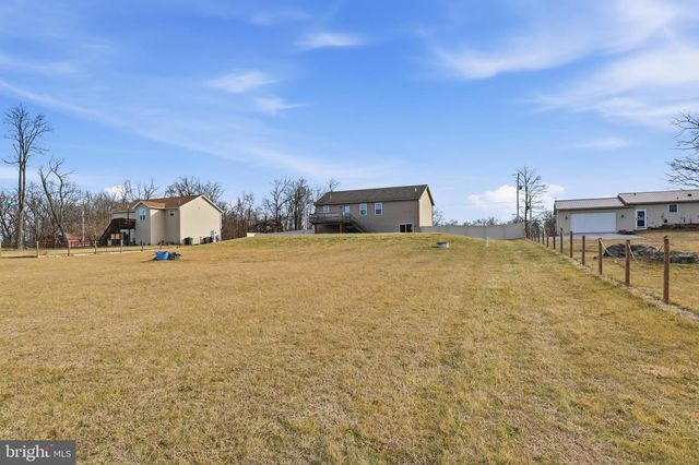 1486 NEW CHESTER RD, New Oxford, PA 17350