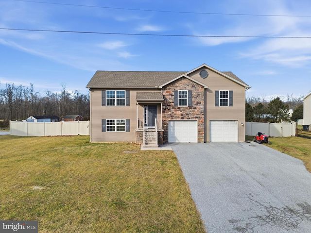 1486 NEW CHESTER RD, New Oxford, PA 17350