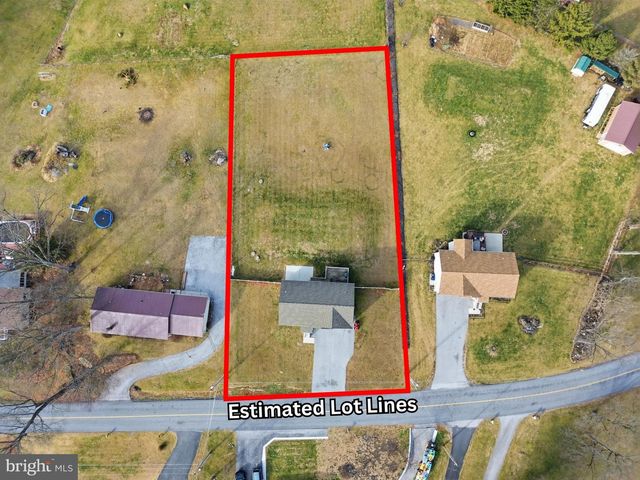 1486 NEW CHESTER RD, New Oxford, PA 17350