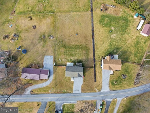 1486 NEW CHESTER RD, New Oxford, PA 17350