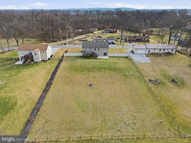 1486 NEW CHESTER RD, New Oxford, PA 17350