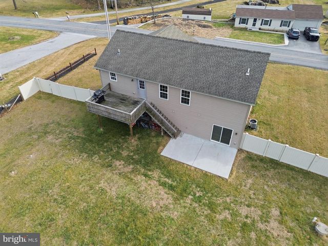 1486 NEW CHESTER RD, New Oxford, PA 17350