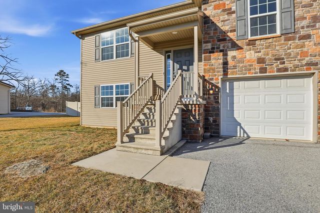 1486 NEW CHESTER RD, New Oxford, PA 17350