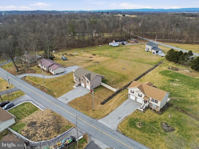 1486 NEW CHESTER RD, New Oxford, PA 17350