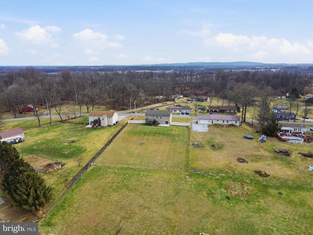 1486 NEW CHESTER RD, New Oxford, PA 17350