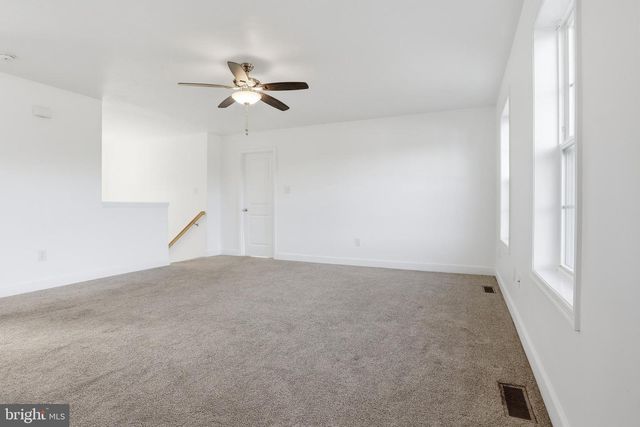 1486 NEW CHESTER RD, New Oxford, PA 17350