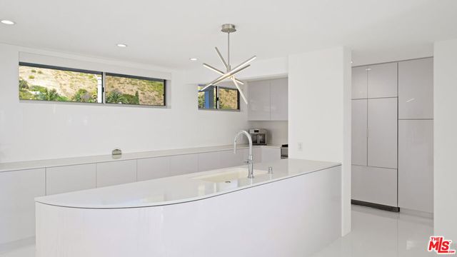 22548 Pacific Coast Highway 203, Malibu, CA 90265