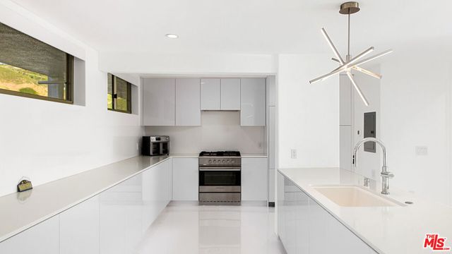 22548 Pacific Coast Highway 203, Malibu, CA 90265