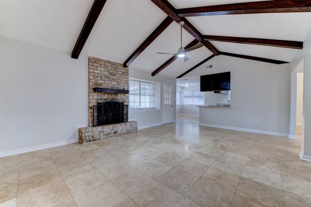 2706 Williamsburg Drive, Dickinson, TX 77539