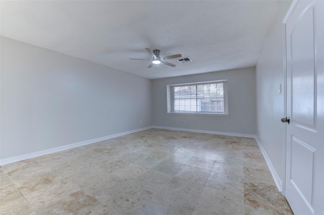 2706 Williamsburg Drive, Dickinson, TX 77539