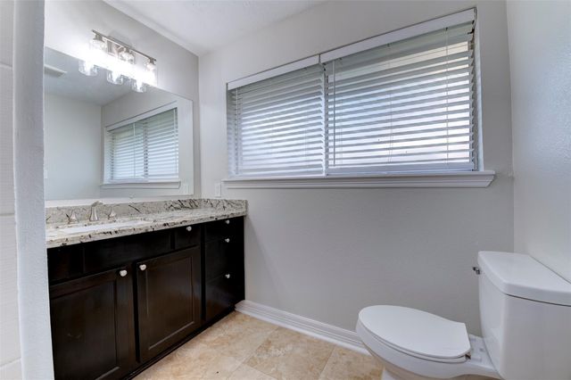 2706 Williamsburg Drive, Dickinson, TX 77539