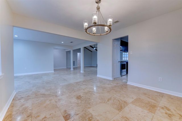 2706 Williamsburg Drive, Dickinson, TX 77539