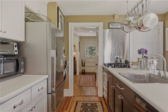 83 Malbone Road, Newport, RI 02840