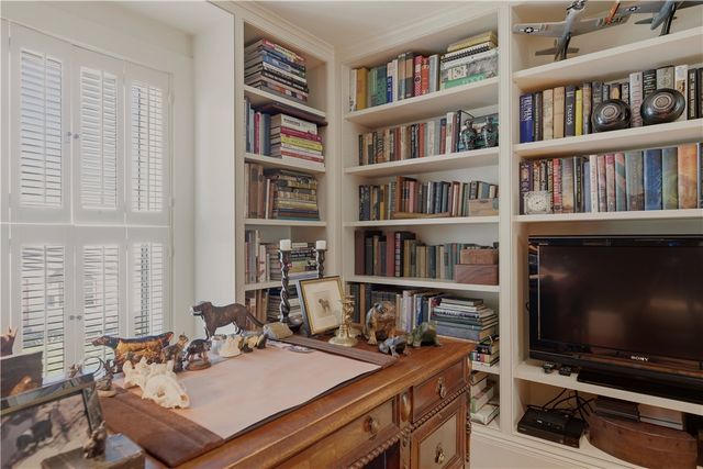 83 Malbone Road, Newport, RI 02840