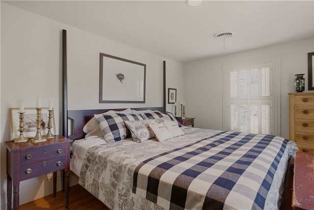 83 Malbone Road, Newport, RI 02840
