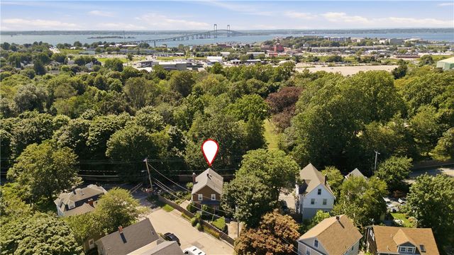 83 Malbone Road, Newport, RI 02840