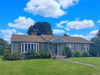 30 Alvin Street, Warwick, RI 02886