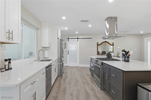 6807 Azalea LN, Fort Myers, FL 33919