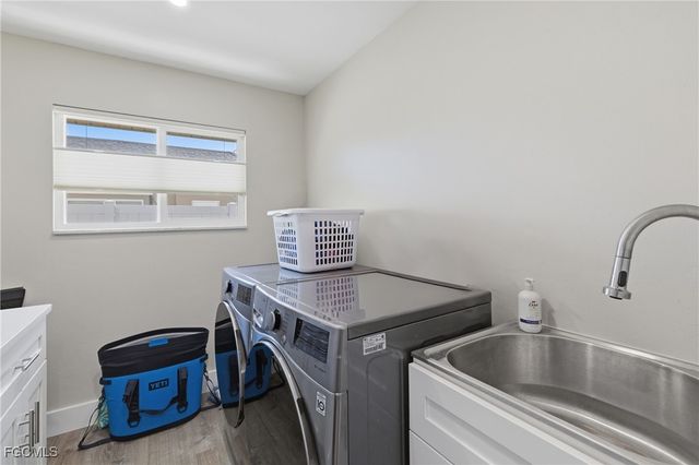 6807 Azalea LN, Fort Myers, FL 33919