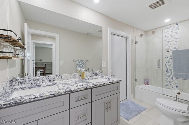 6807 Azalea LN, Fort Myers, FL 33919