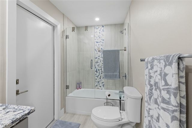 6807 Azalea LN, Fort Myers, FL 33919