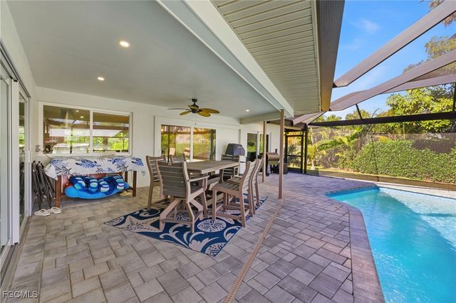 6807 Azalea LN, Fort Myers, FL 33919