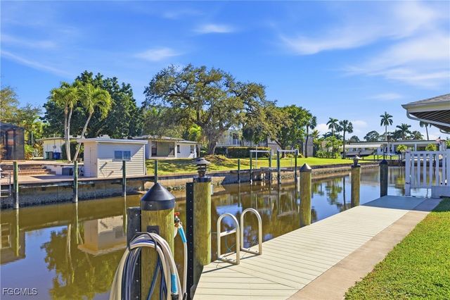 6807 Azalea LN, Fort Myers, FL 33919