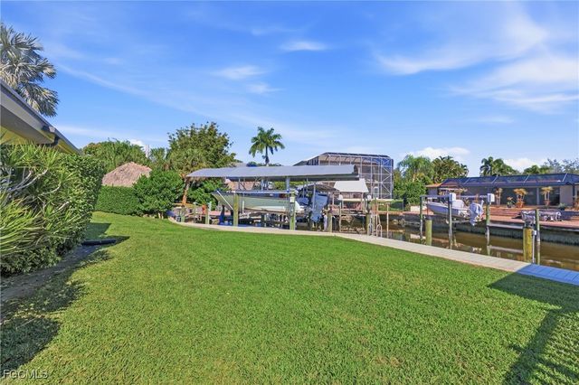 6807 Azalea LN, Fort Myers, FL 33919