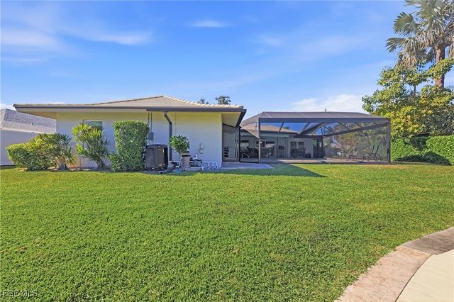 6807 Azalea LN, Fort Myers, FL 33919