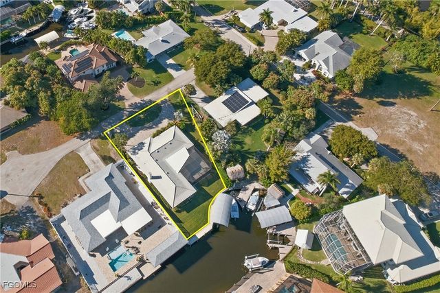 6807 Azalea LN, Fort Myers, FL 33919