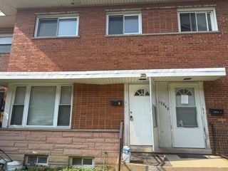 10059 Frontage Road E, Skokie, IL 60077