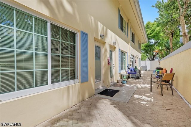 230 3rd AVE S 4, Naples, FL 34102